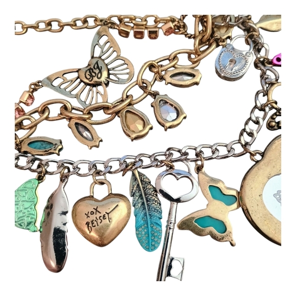NWT Betsey Johnson Chunky Charm Necklace Love Flies Free Butterfly Whimsical - Picture 7 of 7